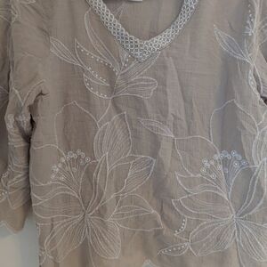 Alfred Dunner Tan Fairy Sleeve Floral Embroidered Blouse Medium